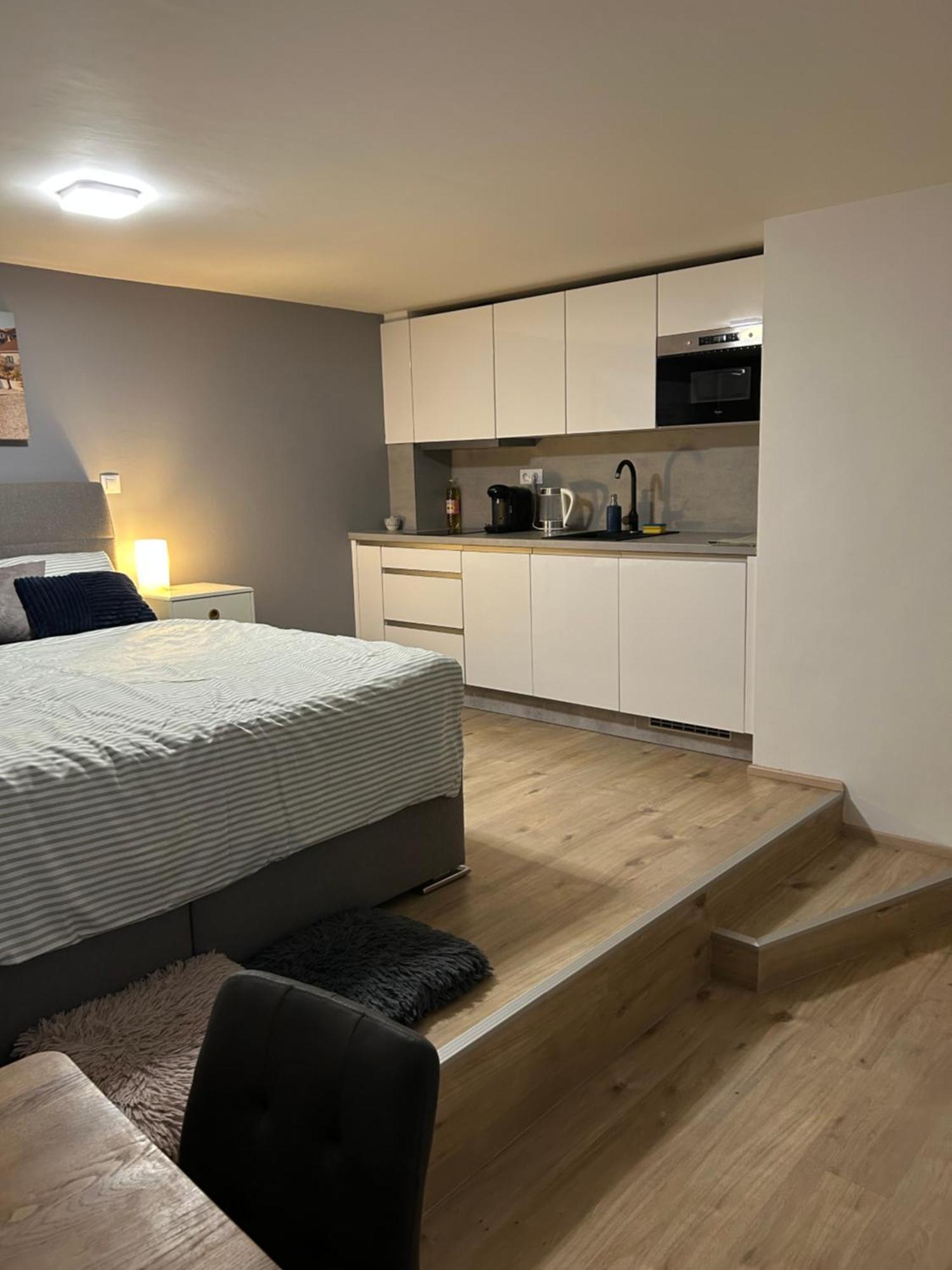 Romantic By The Center Apartment *